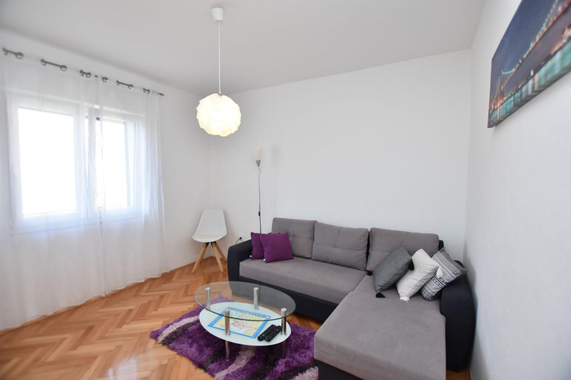 Apartment Guzela *
