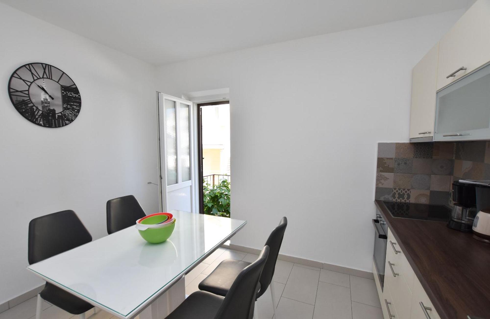 Guzela Apartment *